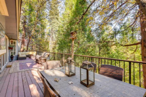 Walk to Village and Lake Arrowhead Home with Hot Tub